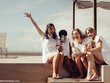 Độc thân thì sao? Độc thân vẫn sống vui, khỏe, có ích nhé! Shutterstock.