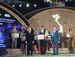 Đại diện Kl994 game bài casino hấp dẫn Novaland vinh dự nhận giải thưởng.