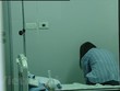 Một nữ bệnh nhân mắc 2019-nCoV đang điều trị tại Bệnh viện Bệnh nhiệt đới Trung ương. (Ảnh: PV/Vietnam+).