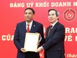 Đồng chí Nguyễn Văn Bình, Ủy viên Bộ Kl991.com tải ứng dụng, Bí thư Trung ương Đảng, Trưởng ban Kl992 cổng game cá cược Trung ương trao quyết định cho đồng chí Hoàng Giang.