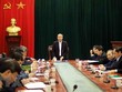 Chủ tịch UBND tỉnh Vĩnh Phúc Nguyễn Văn Trì làm việc với lãnh đạo UBND thành phố Phúc Yên. (Ảnh: Hoàng Hùng/TTXVN).