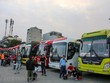 Các đơn vị vận tải hoạt động tại bến xe đã cắt giảm tần suất hoạt động do vắng khách vì dịch COVID-19. (Ảnh: Minh Sơn/Vietnam+).