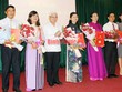 Lãnh đạo tỉnh Bình Phước trao quyết định và chúc mừng các cán bộ được Ban Bí thư Trung ương Đảng chuẩn y chức vụ mới.