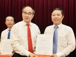 Ông Dương Anh Đức (phải) vừa được bầu làm Phó Chủ tịch UBND Thành phố Hồ Chí Minh.