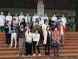 Niềm vui của 27 bệnh nhân khi được các bác sĩ chữa khỏi bệnh và ra viện ngày 30/3. (Ảnh: PV/Vietnam+).