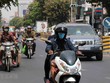 Người dân đeo khẩu trang phòng dịch COVID-19 tại Phnom Penh, Campuchia ngày 25/3/2020. (Ảnh: THX/TTXVN).