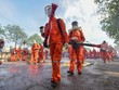 Thế giới ghi nhận hơn 100.000 người mắc bệnh COVID-19 trong một ngày. (Ảnh: THX/TTXVN.