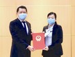 Ủy viên Trung ương Đảng, Trưởng ban Dân nguyện Nguyễn Thanh Hải trao quyết định bổ nhiệm cho Vụ trưởng Vụ Dân nguyện Lò Việt Phương.