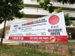 Áp phích nhắc nhở người dân về dịch sốt xuất huyết tại Singapore. (Ảnh: The Straits Times).