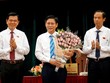 Lãnh đạo HĐND - UBND tỉnh Bà Rịa - Vũng Tàu chúc mừng ông Lê Ngọc Khánh (giữa).