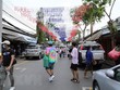 Khách hàng mua sắm tại khu chợ Chatuchak ở Bangkok, Thái Lan ngày 9/5/2020. (Ảnh: THX/TTXVN).