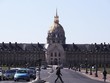 Cảnh vắng vẻ trên một đường phố ở Paris, Pháp, ngày 15/5/2020. (Ảnh: THX/TTXVN).