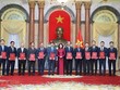 Phó Chủ tịch nước Đặng Thị Ngọc Thịnh chúc mừng 12 vị tân đại sứ vinh dự được Đảng, 99Kl99 trực tiếp đá gà, nhân dân tin tưởng giao phó trọng trách.- Ảnh: TTXVN.