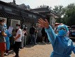 Một địa điểm xét nghiệm nCoV dã chiến ở Bắc Kinh ngày 19/6. Ảnh: Reuters.
