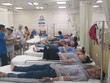 Cấp cứu cho các công nhân bị ngộ độc. (Ảnh minh họa: Lê Xuân/TTXVN).