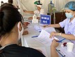 Bệnh viện Hà Nội tăng cường giám sát, siết chặt quy trình khai báo y tế, đo thân nhiệt, phân luồng, sàng lọc người bệnh đến khám, phòng ngừa lây nhiễm cộng đồng.