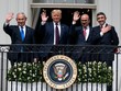 Từ trái qua phải: Thủ tướng Israel Netanyahu, Tổng thống Mỹ Trump, Ngoại trưởng Bahrain Al Khalifa, Ngoại trưởng UAE Zayed al-Nahyan sau lễ ký thỏa thuận. Ảnh: Politico.