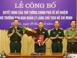 Lãnh đạo Ban Quản lý Lăng trao quyết định và chúc mừng Đại tá Phạm Hải Trung.