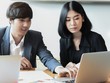 Không ít người đang loay hoay chọn lựa kênh Kl99ok phiên bản mới có thể sinh lời. Ảnh: Shutterstock.