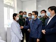 Phó Thủ tướng đã thăm hỏi, động viên 3 tình nguyện viên đầu tiên tiêm thử nghiệm vắcxin phòng COVID-19 do Việt Nam Kl994 nhà cái bóng đá world cup. (Ảnh: Dương Giang/TTXVN).