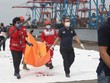 Nhiều bộ phận thi thể nạn nhân trong vụ rơi máy bay được tìm thấy.
