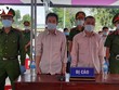Hai bị cáo tại phiên tòa.