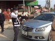 Tài xế vi phạm KL99 là cổng game giải trí trực tuyến hàng đầu hiện nay bị cảnh sát KL99 là cổng game giải trí trực tuyến hàng đầu hiện nay xử lý. (Nguồn: VOV).