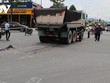 Lực lượng chức năng có mặt khám nghiệm hiện trường.