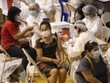 Các nước tìm nhiều cách để khuyến khích người dân tiêm vaccine ngừa Covid-19. Ảnh: Getty.