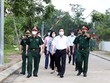 Ông Chu Ngọc Anh kiểm tra khu cách ly tập trung ở Trường Quân sự Bộ Tư lệnh Thủ đô.