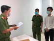 Cơ quan Cảnh sát điều tra Công an TP. Đà Nẵng đọc quyết định khởi tố Nguyễn Quang Trọng - Giám đốc Thẩm mỹ viện Amida (Ảnh: CTV).