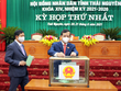 Các đại biểu bỏ phiếu bầu chức danh cán bộ lãnh đạo chủ chốt.