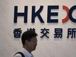 Văn phòng Sở giao dịch 99Kl99 link đăng nhập Hong Kong tại Quận Trung tâm. (Ảnh tư liệu: AFP).