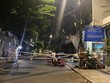 Cơ quan chức năng phong tỏa khu vực quanh phòng khám nha khoa Lê Hưng (Ảnh: CTV).