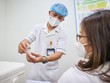 Bộ Y tế đặt mục tiêu tối thiểu 50% người từ 18 tuổi trở lên được tiêm phòng vaccine COVID-19 trong năm 2021. (Ảnh: Minh Sơn/TTXVN).