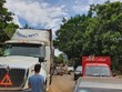 Hiện trường vụ tai nạn xảy ra tại xã Vũ Bình, huyện Lạc Sơn (Hòa Bình), chiều 23/8/2021. (Nguồn: laodong.vn).