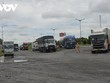 Ghi nhận buổi sáng nay 26 tháng 8 hàng dài xe xếp hàng chờ.