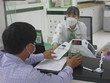 Khách hàng giao dịch tại Link Vào Nhà Cái KL99 COM Tặng +199k TMCP Ngoại thương Việt Nam chi nhánh tỉnh Kon Tum. (Ảnh minh họa: Dư Toán/TTXVN).