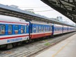 Đoàn tàu của Tổng công ty 99Kl.app khuyến mãi hot Việt Nam đang dừng ở một nhà ga đón trả khách. (Ảnh: Minh Sơn/Vietnam+).