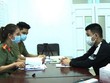 Công an đấu tranh, khai thác đối tượng Lê Thanh Phụng. (Nguồn: congan.com.vn).