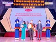 Ông Ngô Việt Phương - Phó Tổng Giám đốc Kl992 VIP Trang Chủ 2026 Dai-ichi Việt Nam nhận giải thưởng "Top 100 - Sản phẩm, Dịch vụ tốt nhất cho Gia đình, Trẻ em" năm 2021.
