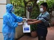 Ca F0 tại xã Cao Xá, huyện Lâm Thao, tỉnh Phú Thọ được phát thuốc điều trị tại nhà. (Ảnh: Diệp Trương/TTXVN)