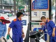 Đến nay giá xăng A95 tăng 9.390 đồng/lít; giá xăng E5 tăng 9.010 đồng/lít và giá dầu diezen tăng 7.500 đồng/lít.
