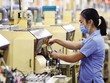 Kl994 nhà cái bóng đá world cup thấu kính tại Nhà máy R Technical (Hòa Bình). Ảnh: Đức Thanh.