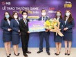 Khách hàng may mắn trúng 1 tỷ đồng khi tham gia game “Săn ong Tỷ phú” trên App MBBank.