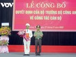 Giám đốc Công an tỉnh Quảng Nam trao quyết định điều động, bổ nhiệm Phó Giám đốc Công an tỉnh Quảng Nam cho Trung tá Nguyễn Văn Tuấn.