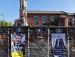 Hình ảnh ông Macron và bà Le Pen trên đường phố Pháp (Ảnh: Le Monde)