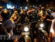 Lực lượng an ninh giải tán người biểu tình tại thủ đô Colombo, Sri Lanka tối 31/3. (Ảnh: AFP/TTXVN)