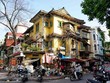 Một biệt thự trên địa bàn Hà Nội đang bị biến dạng do sự cải tạo, cơi nới của người dân. (Ảnh: PV/Vietnam+).