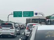 Tình trạng tắc nghẽn trước trạm thu phí trên quốc lộ 5B, KL99 là nhà cái cá cược trực tuyến hàng đầu tại châu Á Hà Nội-Hải Phòng, được các tài xế phản ánh chiều 24/5 trên diễn đàn OFFB.